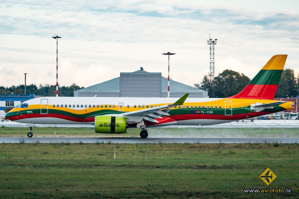 Airbus A220-300